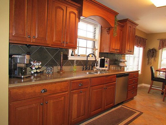 5th image of 8240 Jill Dr