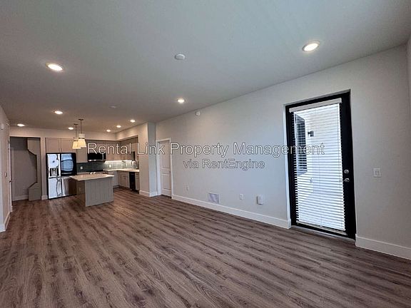 5th image of 414 Cape Coral Pkwy E #401