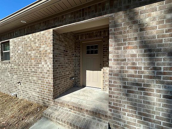 4th image of 873 & 875 Jane Dr