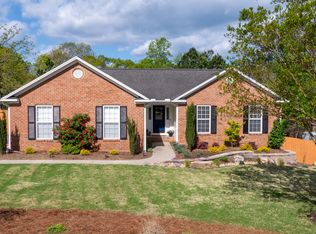245 Queens Cove Way, Whispering Pines, NC 28327