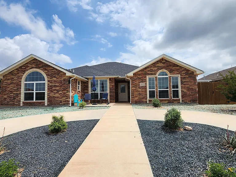 5002 Scarlett Oak Ln — Photo 1
