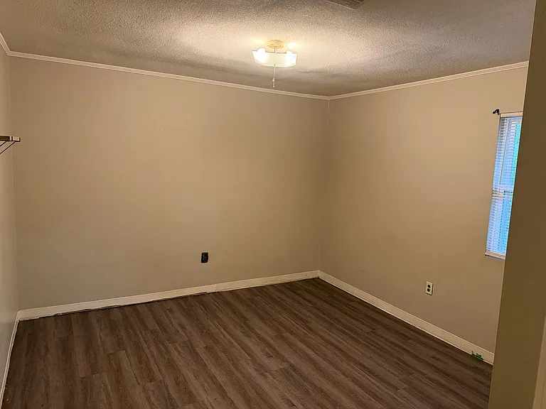 4 Pine Tree Apartment Rd — Photo 9