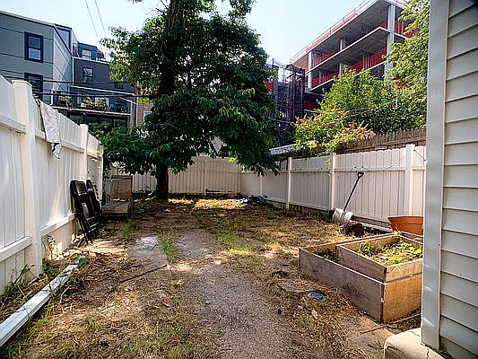 1st image of 318 Hancock St