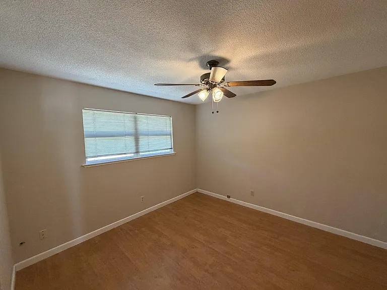 2647 Story Ave — Photo 6