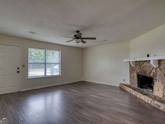 5th image of 1107 Panola Rd