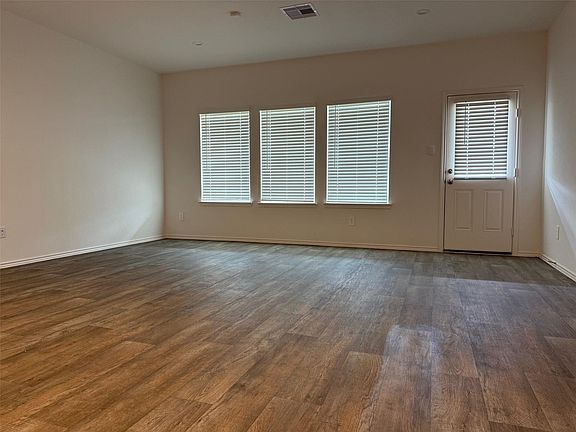 5th image of 31310 Derbyhaven Dr