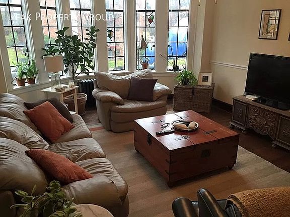 3rd image of 331 Bryant Ave APT 1