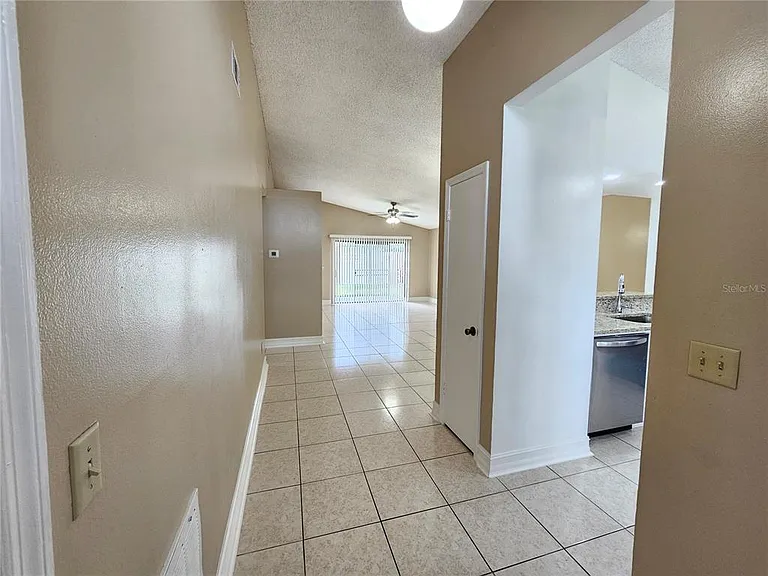 1024 Whalebone Bay Dr — Photo 3