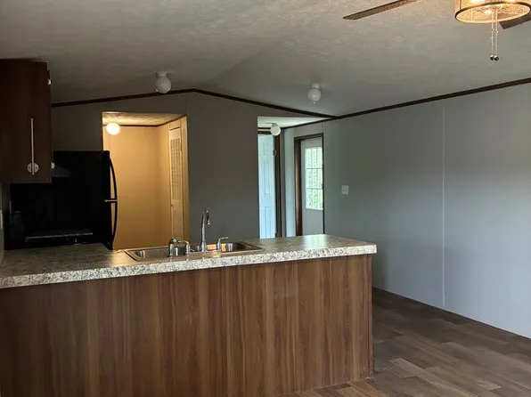 Trademark-Terrace Mobile Home Park, 1 Trademark Ln #25, Ripley, WV 25271