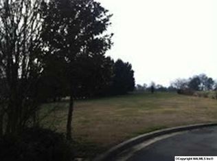 Covington Ct NW, Arab, AL 35016