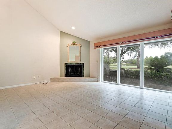 4th image of 3058 Eagles Landing Cir W