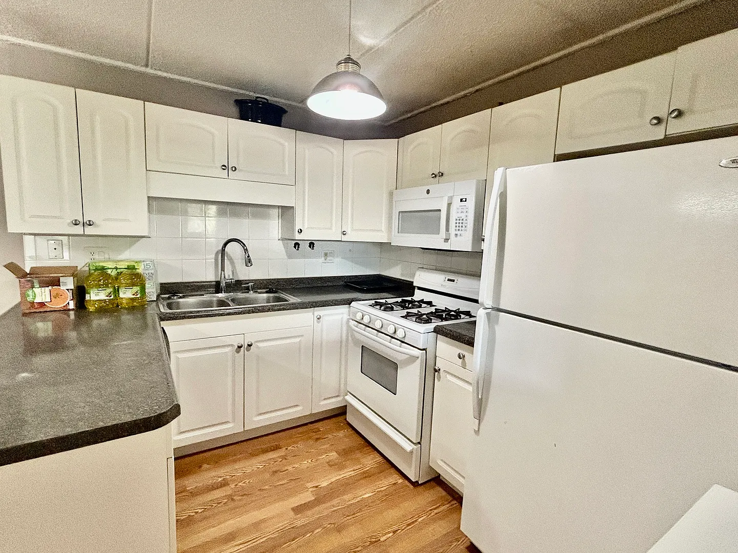 2 bed, 1.5 bath, 1047 sqft, $1,800 — Photo 4
