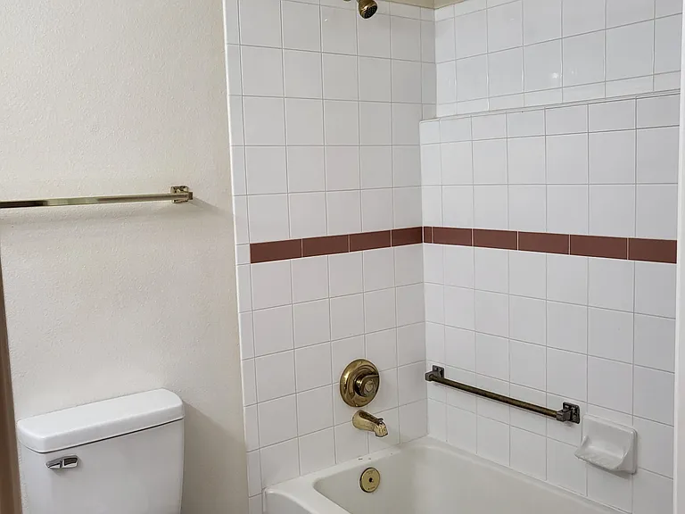 827 Country Club Dr SE #2A — Photo 18