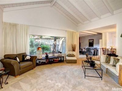 737 Commons Dr, Sacramento, CA, 95825