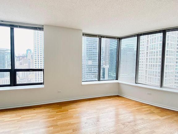 3rd image of 400 N Lasalle St #2804