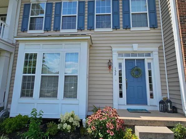 132 Pipers Inn Dr #132, Fountainville, PA 18923