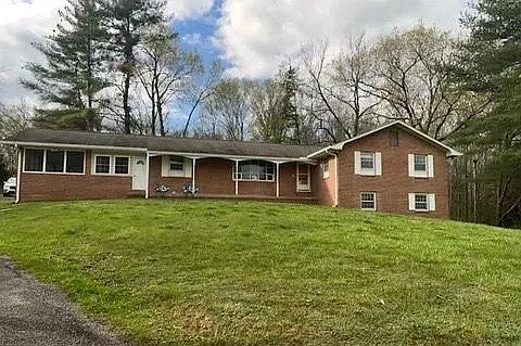 Cedar Hill Ln, Lexington — Photo 3