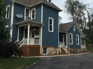 467 N Grove Ave APT 3, Elgin, IL 60120