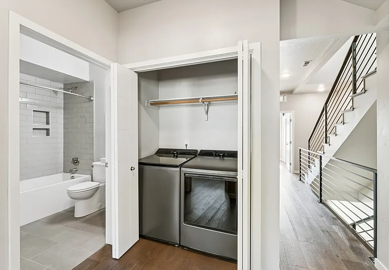 3520 N Prospect Ln #1 — Photo 31