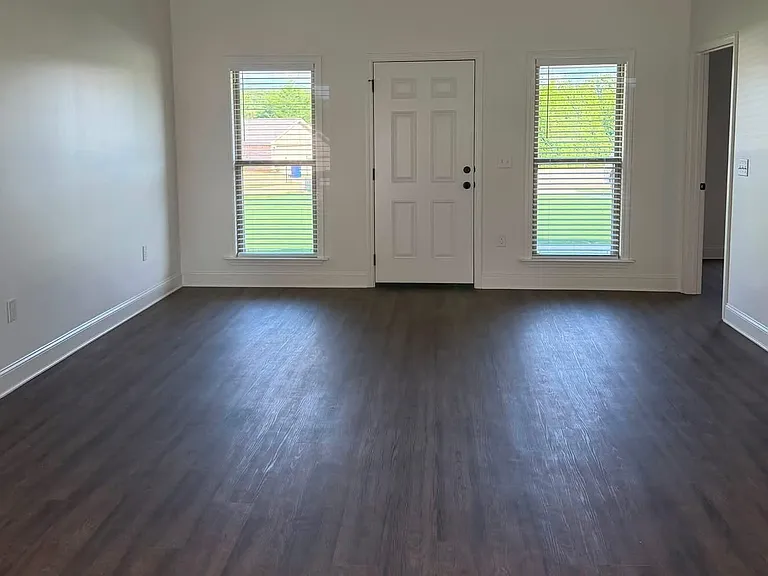 181 Stoneridge Dr — Photo 3