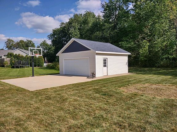 3rd image of 3138 Lady Slipper Dr SW