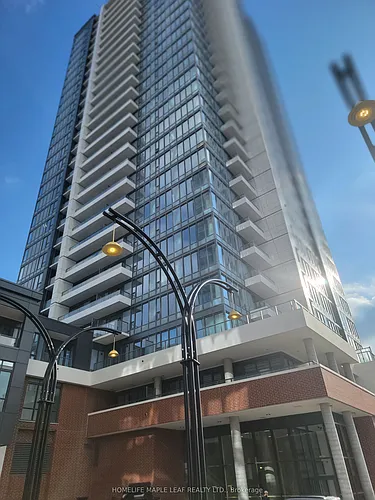 15 Wellington St S Photo 1