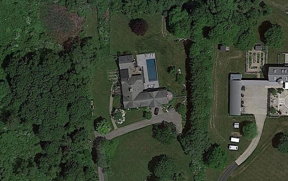 1st image of 200 Briarwood Ln