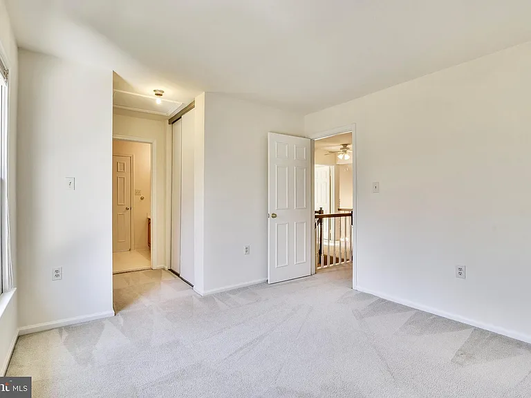 3023 Oakton Meadows Ct — Photo 17