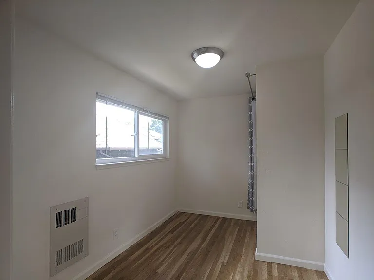 Vanguard Apartments — Photo 33