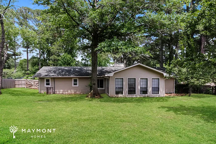 619 Larry Dr — Photo 15