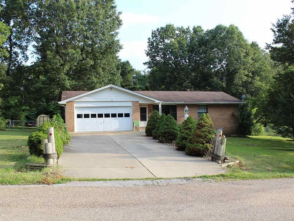 1st image of 104 Castle Hill Dr