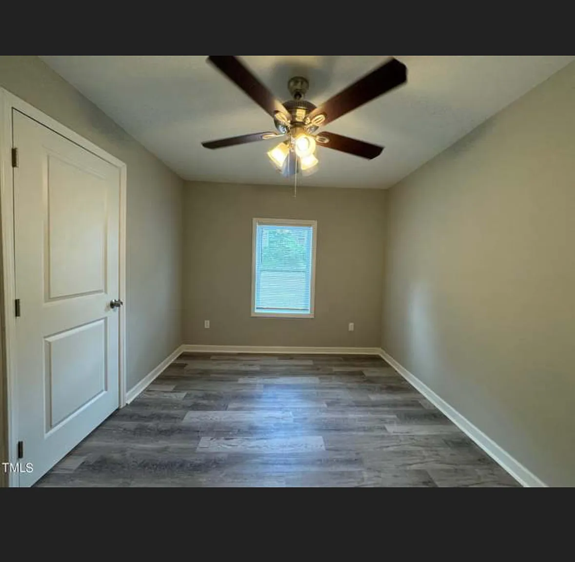 3 bed, 860 sqft, $1,300 — Photo 3