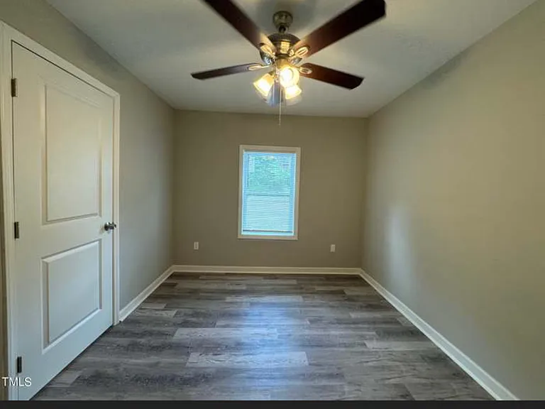 409 Spring Ct — Photo 3