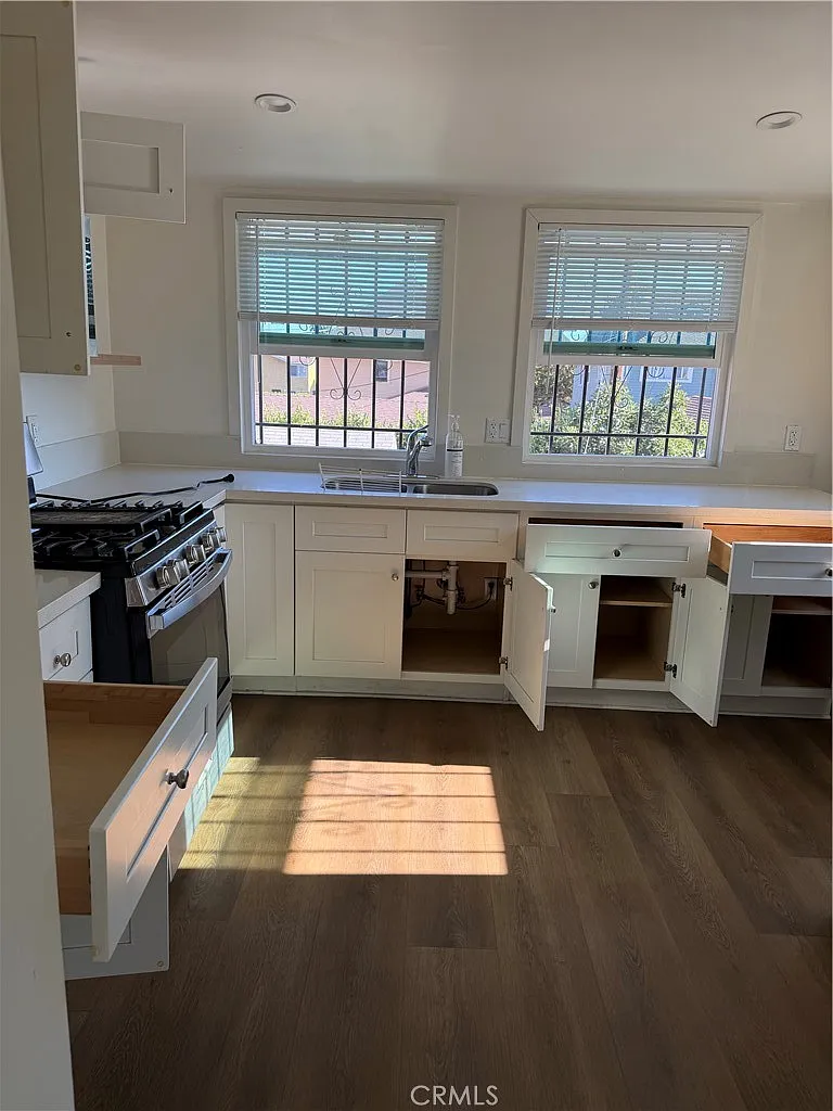 3 bed, 1500 sqft, $3,000 — Photo 2
