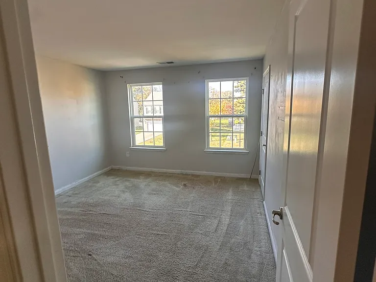 9635 Dumbarton Dr — Photo 4