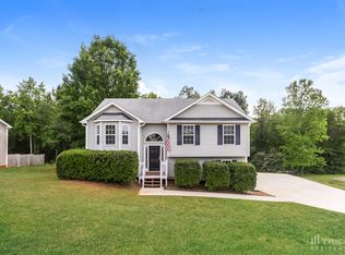 114 Twin Oaks Trl, Dallas, GA 30157