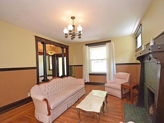 5th image of 219 Woolper Ave