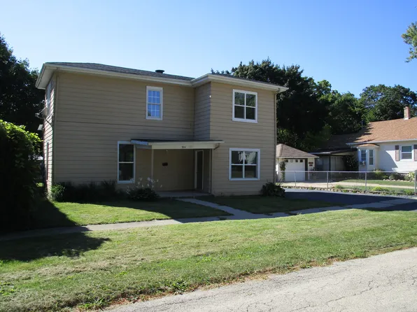 304 Lincoln St, Harvard, IL 60033