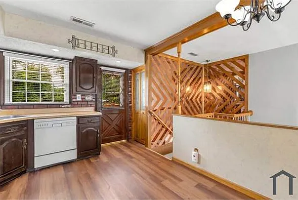 10527 Prestwick Dr — Photo 13