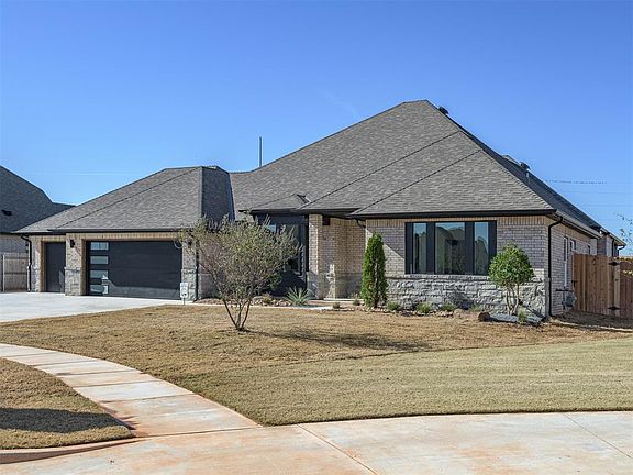 3rd image of 3901 Sorano Dr