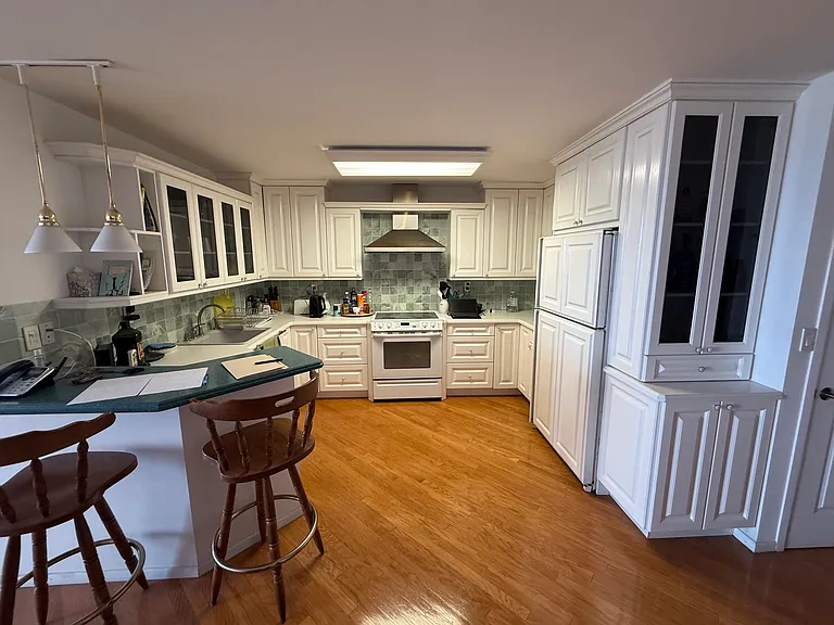 770 Anderson Ave — Photo 6
