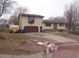 209 Bonnies Cir, Baltic, SD 57003