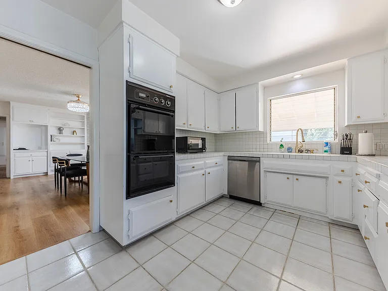 518 E La Sierra Dr — Photo 16
