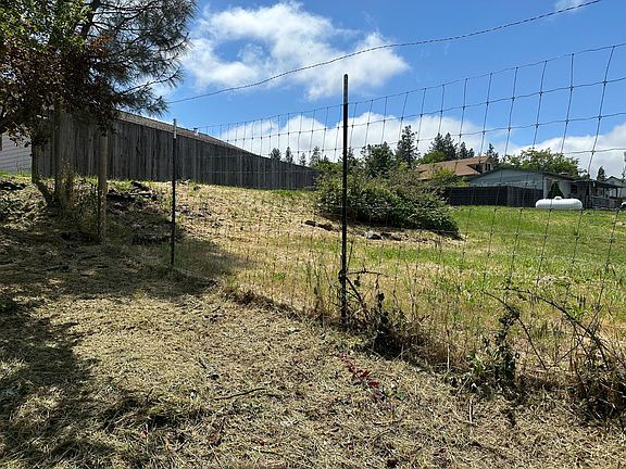 3rd image of 984 Slate Creek Rd