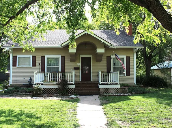 127 N Cedar St, Marion, KS 66861