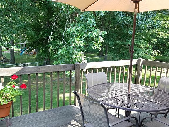 4th image of 4241 Yorkshire Ct