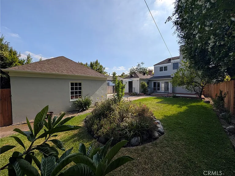 582 N Sunnyslope Ave — Photo 67