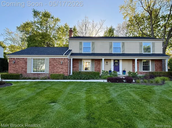 2004 Bootmaker Ln, Bloomfield Hills, MI 48304