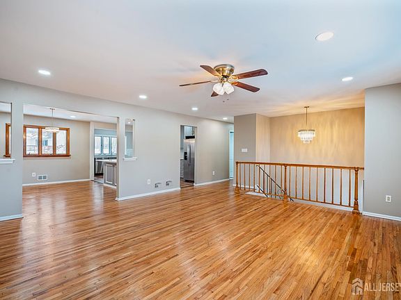 4th image of 61 Flagler St