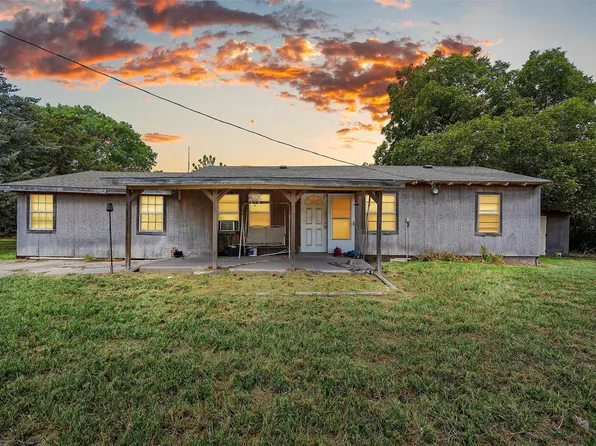 403 Caddo St, Nevada, TX 75173